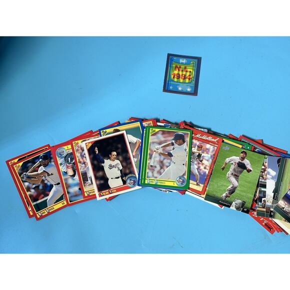 MLB Superstar's Past & Present Base ball Card Lot 100 Cards - Picture 4 of 4